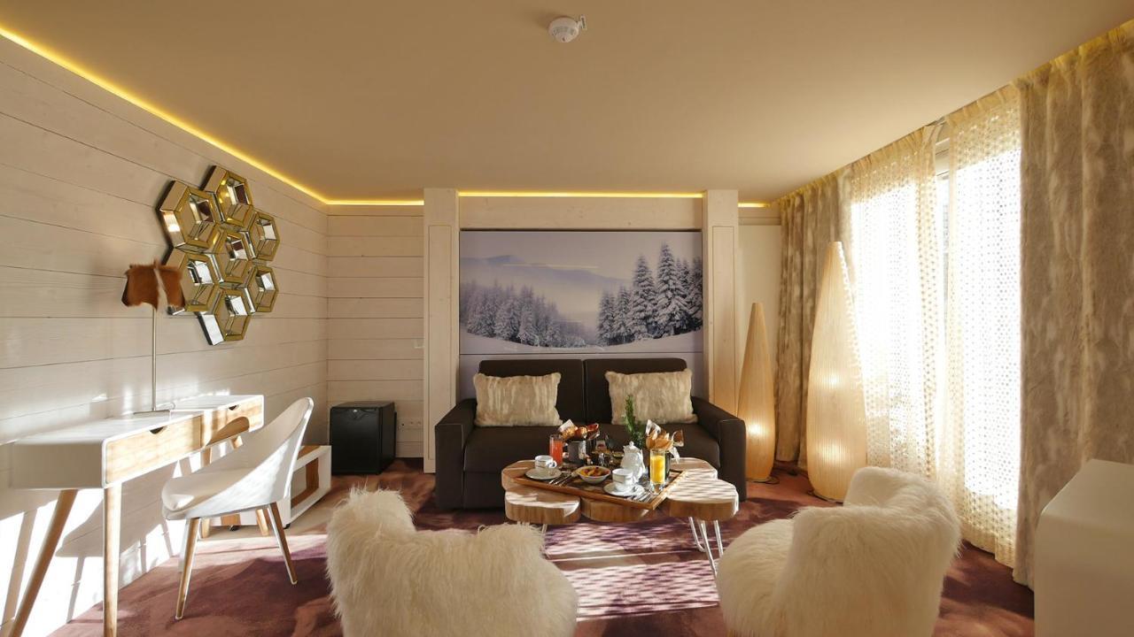 Hotel Tsanteleina วาลดีแซร์ ภายนอก รูปภาพ