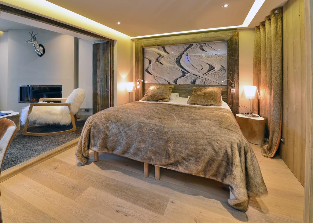 Hotel Tsanteleina วาลดีแซร์ ภายนอก รูปภาพ
