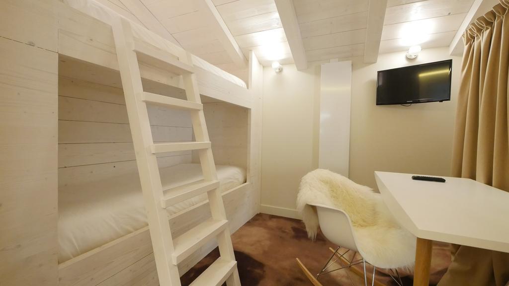 Hotel Tsanteleina วาลดีแซร์ ภายนอก รูปภาพ