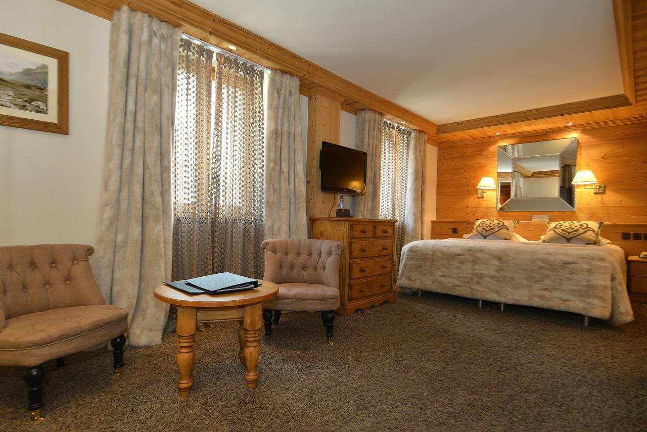 Hotel Tsanteleina วาลดีแซร์ ภายนอก รูปภาพ