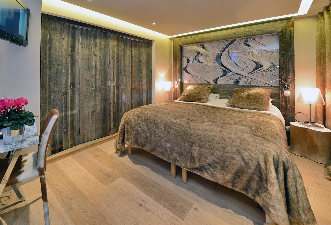 Hotel Tsanteleina วาลดีแซร์ ภายนอก รูปภาพ